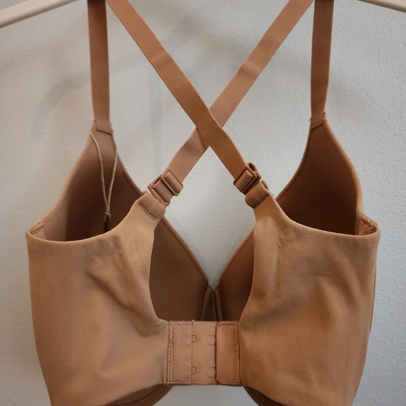 SKIMS NWT Fits Everybody T-Shirt Demi Bra - Picture 5 of 5